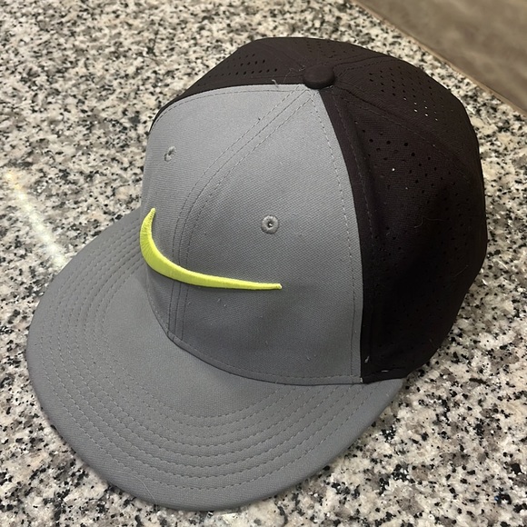 Nike True Flat Bill Adjustable Dri-Fit Hat - Picture 2 of 5